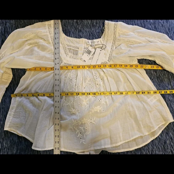 Elegant White Lace Trim Blouse-NWT- Size Medium - Picture 12 of 15